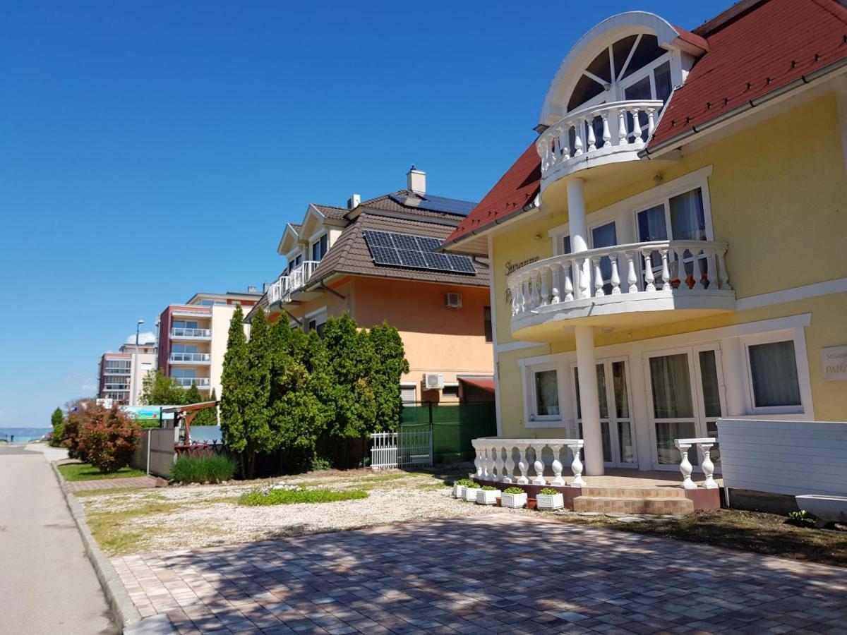 Bed and Breakfast Crystal Es Susanne Panzio Siófok Exterior foto