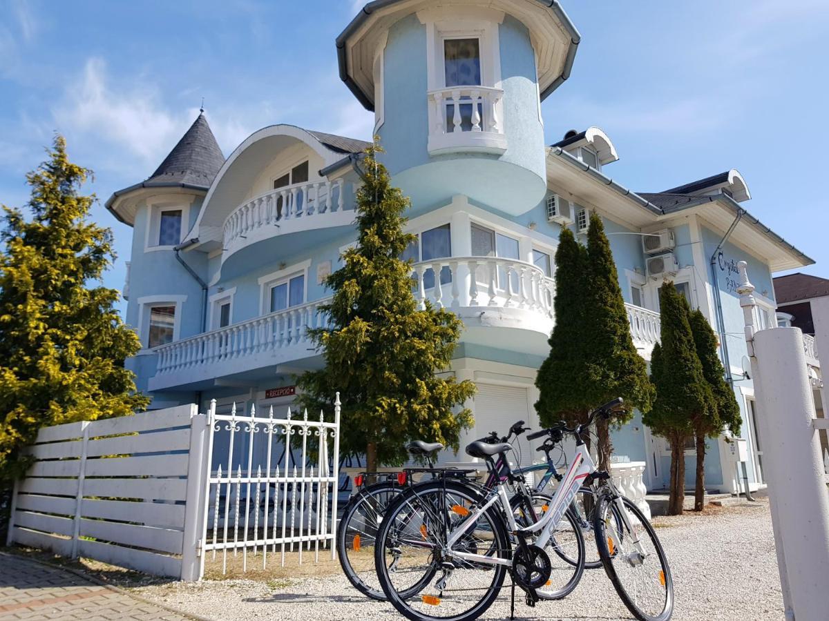 Bed and Breakfast Crystal Es Susanne Panzio Siófok Exterior foto