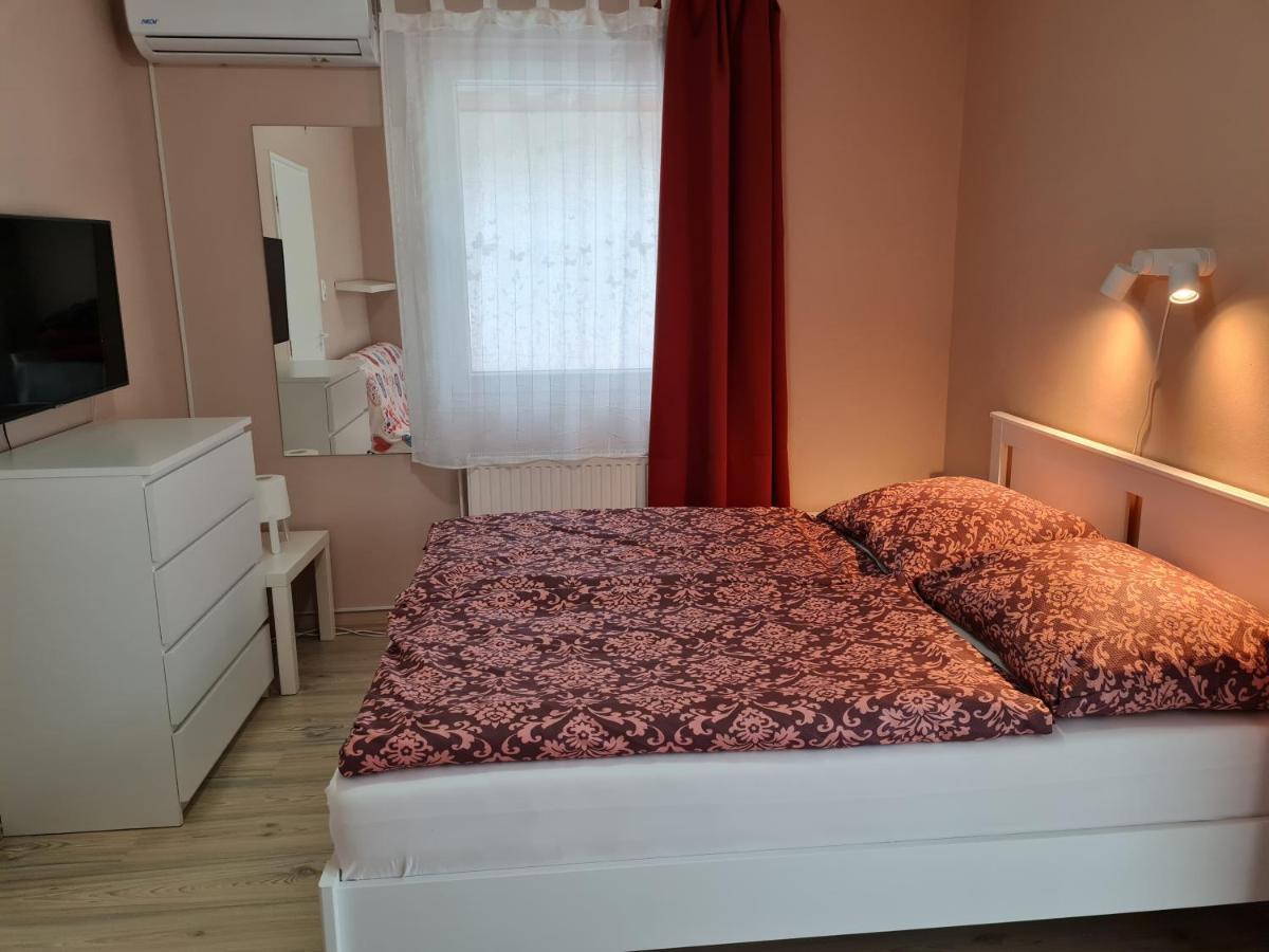 Bed and Breakfast Crystal Es Susanne Panzio Siófok Exterior foto