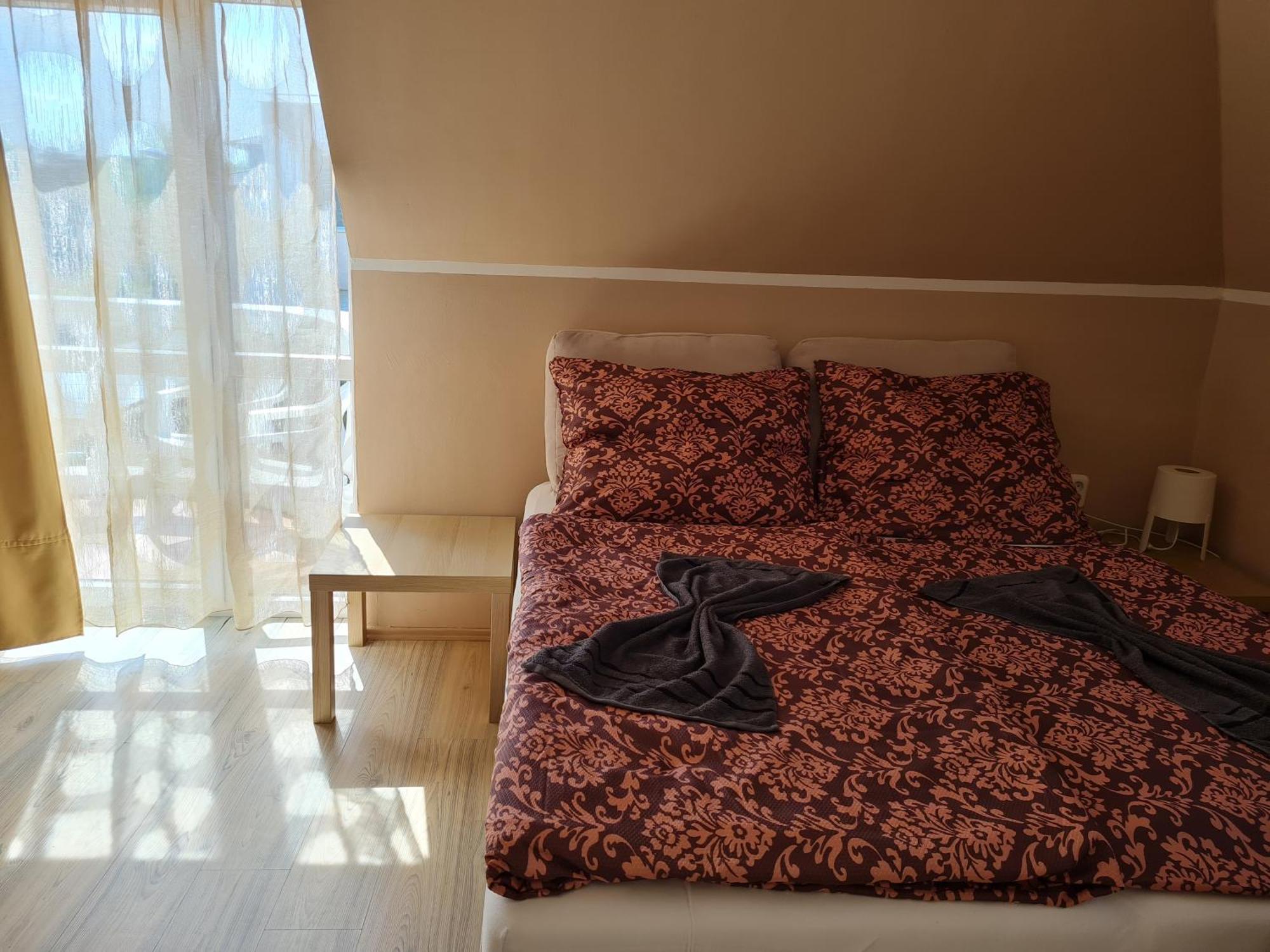 Bed and Breakfast Crystal Es Susanne Panzio Siófok Exterior foto