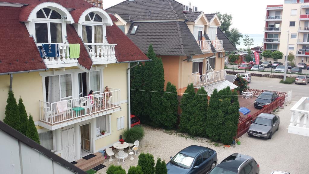 Bed and Breakfast Crystal Es Susanne Panzio Siófok Exterior foto