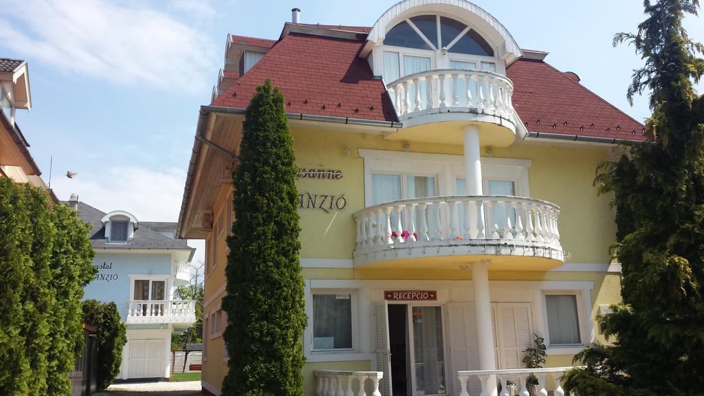 Bed and Breakfast Crystal Es Susanne Panzio Siófok Exterior foto